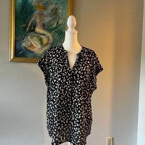 Cynthia Steffe Black and White Patterned Blouse